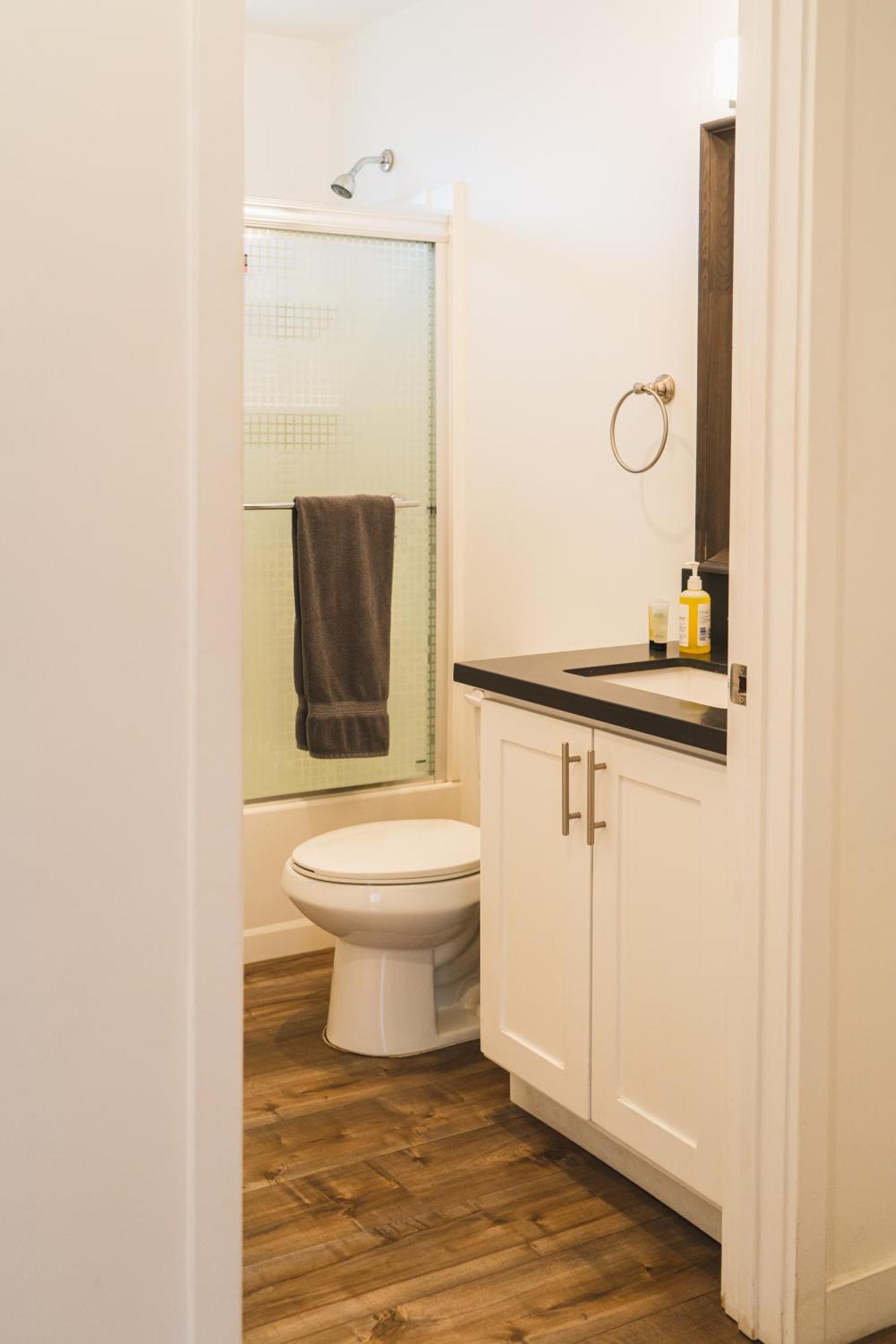 Chic Large One Bedroom With Dinning Area In Hear Of Koreatown With Free Parking Apartamento Los Angeles